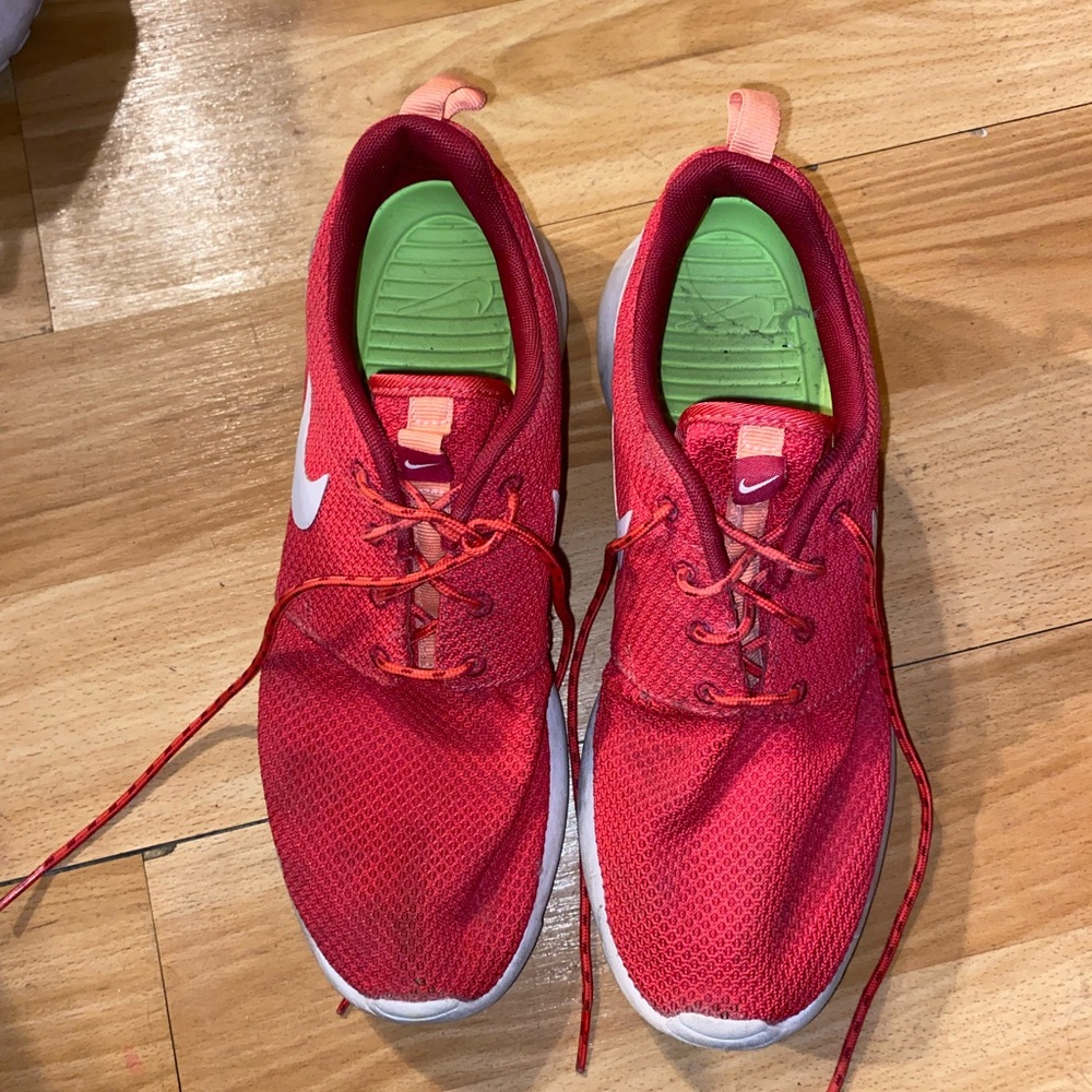 Women’s Nike roshe shoes